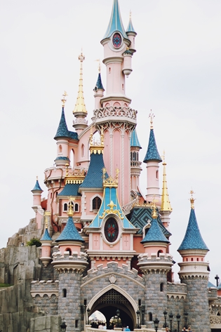 Disneyland Paris, outfit Disneyland, Disney, working at Disney, recruitment process