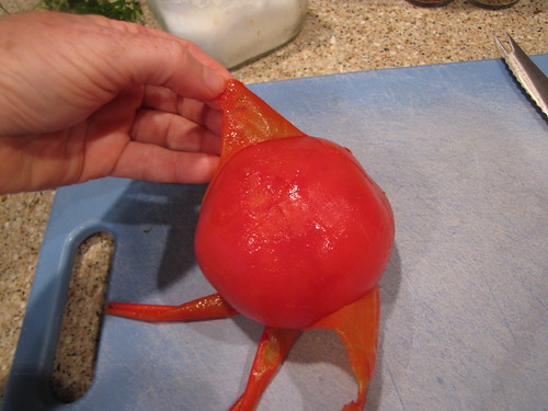 how to peel a tomato