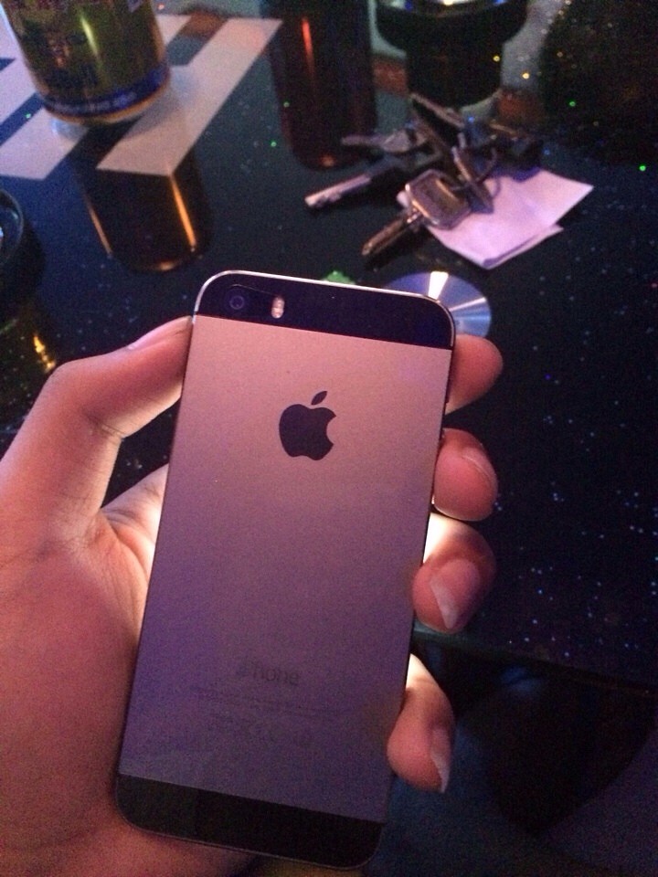 iPhone 5s gray 16gb Lock AT&T fullbox phụ kiện đủ , Ipad air 16gb wifi Icenter - 1