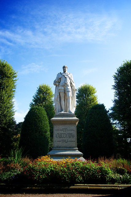 Grosvenor Park Statue