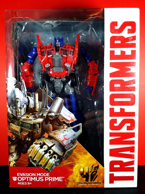 Voyager Class Optimus Prime - Age of Extinction...probably the only #transformers toy I'd get from the upcoming movie (though am pretty temp ted to get Grimlock to go with him )...his truck cab is a great homage to the G1 cartoon we all know and love!  #g