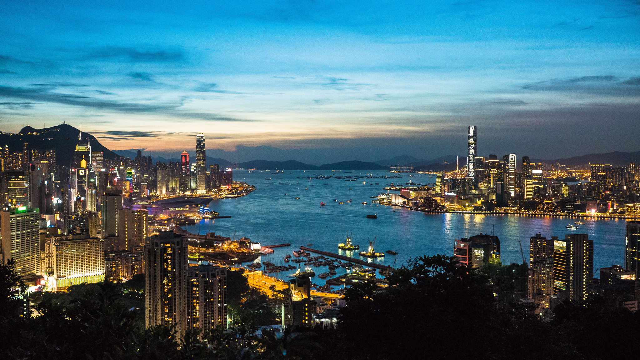 Sunset Hong Kong Victoria Harbour (Leica 15mm F1.7)