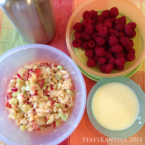 StattKantine 24.07.14 - Couscous-Salat, Vanillejoghurt, Himbeeren