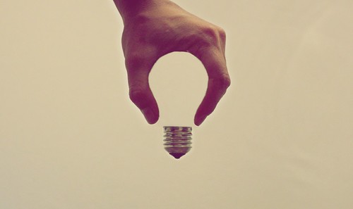Lightbulb por Alexandr Tikki