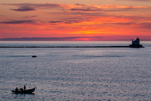 sunset lighthouse ny boat lakeontario oswego