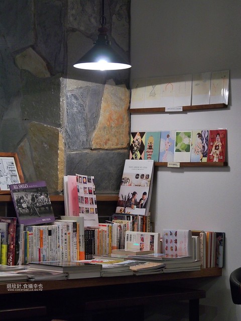 Book Cafe & Gallery Unite