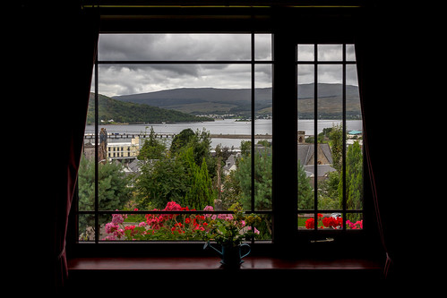 flowers house mountain lake holiday window landscape scotland highlands view fort curtain wideangle william