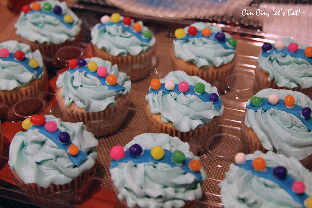 baby rattle cupcakes 2