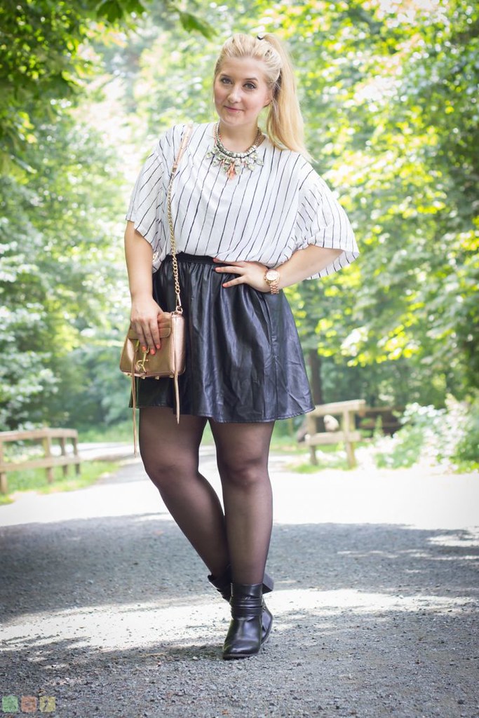 outfit-new-yorker-fashion-blog-blogger-modeblog-rock-tshirt-stiefeletten-tasche-kette