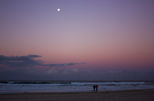 sunset moon beach australia running jogging burleighheads