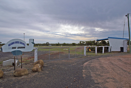 nikond70 2006 queensland airportterminals ysrt australianairports surataerodrome