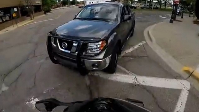 this-driver-will-have-some-serious-explanations-to-give-video-84099_1