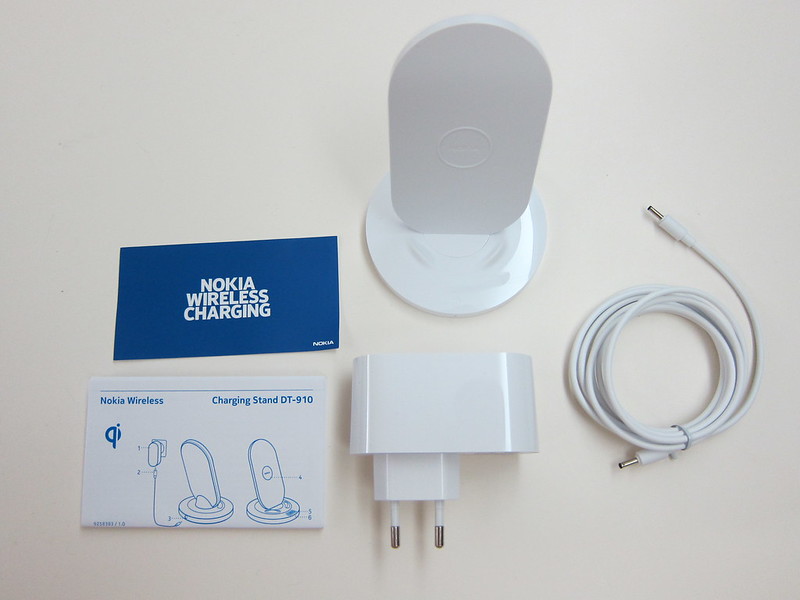 Nokia Wireless Charging Stand (DT-910) - Box Contents