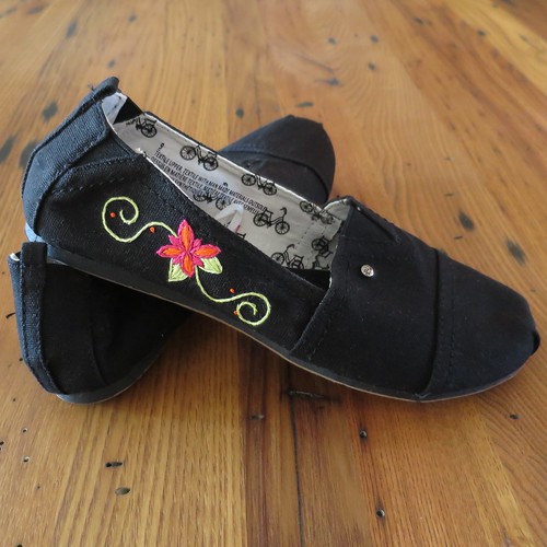 Iron Craft '14 Challenge #15 - Embroidered Shoes