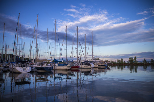 wisconsin sailboat sunrise shoot cloudy mg lakesuperior bayfield microgigantic