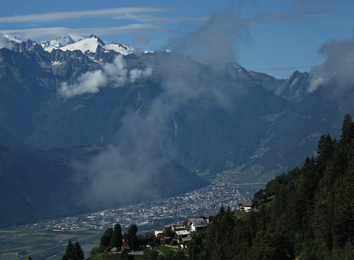 suisse villages bleu brume valais fully montagnes martigny