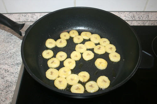 26 - Bananenscheiben anbraten / Brown banana slices