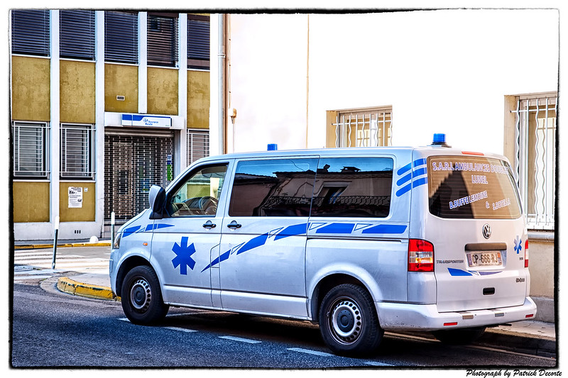 Ambulances privées en France 15079654981_4d1bd76db9_c