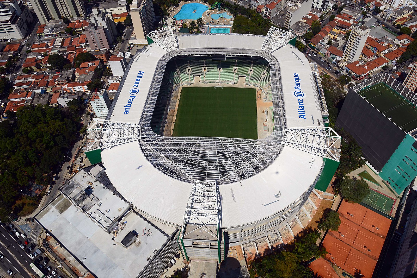 Стадионы италии. Стадион Allianz Parque, Сан-Паулу, Бразилия. Стадион в Италии. Неаполь Италия стадион. Лучшие стадионы в Италии.