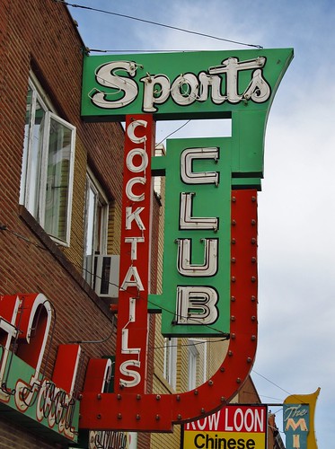 sign bar montana neon lounge roadtrip shelby neonsign cocktails sportsclub us2 fadingamerica