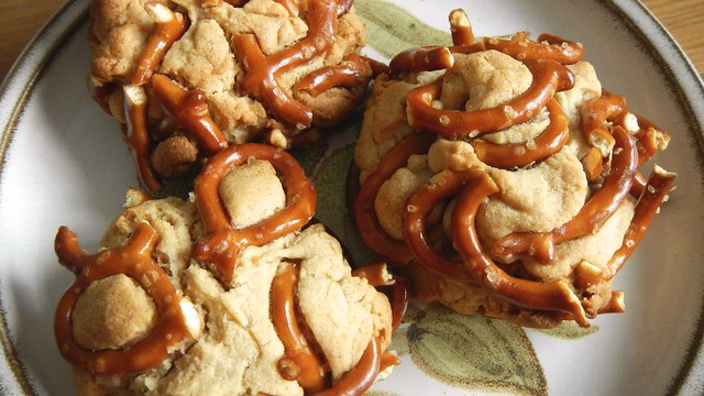 Peanut Butter Pretzel Cookies 12