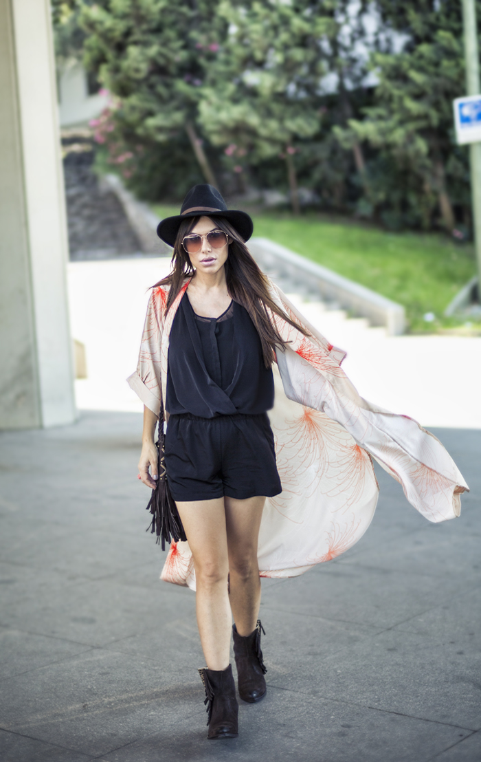 street style barbara crespo kimono front row shop sendra boots jumpsuit black fashion blogger outfit blog de moda
