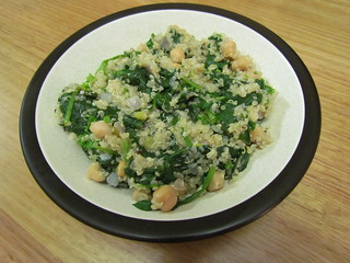 Lemony Quinoa with Spinach and Chickpeas
