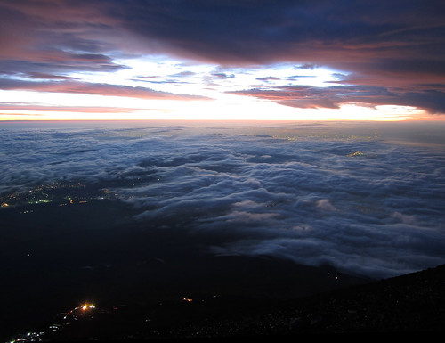 night clouds sunrise tokyo climb fuji mt nacht over wolken climbing summit fujisan sonnenaufgang ascent klettern gipfel über 201409japan