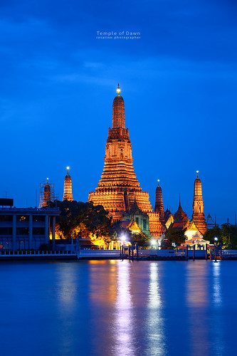 city travel blue sunset tower tourism water beautiful architecture night river landscape thailand temple pagoda amazing twilight asia cityscape place riverside dusk bangkok background stupa famous religion buddhism landmark scene thai historical spirituality wat riverbank attraction arun chaophraya destinations watarunrajwararam