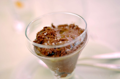 Chokolademousse med olivenolie og groft salt