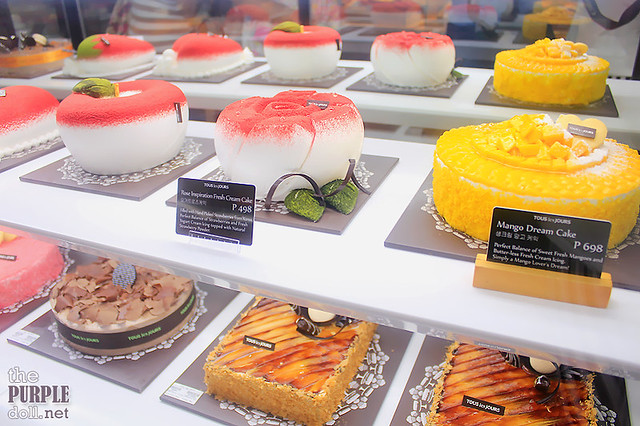 Fresh Strawberry and Mango Cakes at Tous les Jours