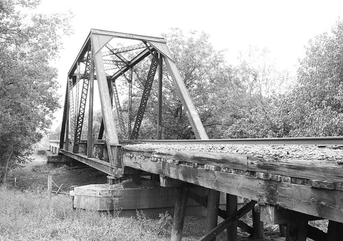 sandy fork creek gonzales county texas harwood up rr union pacific railroad railway train through truss steel bridge 437 united states north america