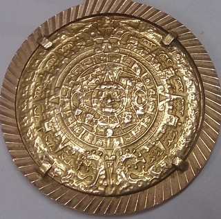 Medalla calendario azteca engarzada 14597305612_4f49981159_n