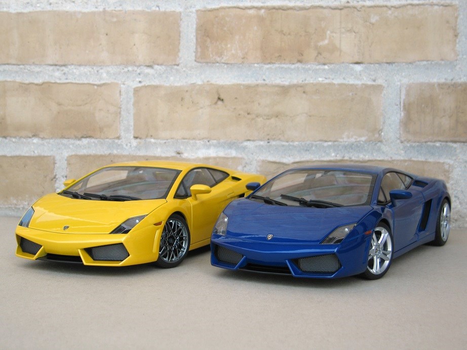 AUTOart 1:18 Lamborghini Gallardo LP560-4 Duo (yellow & blue