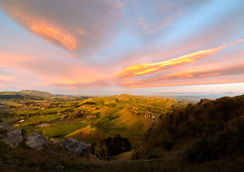 light newzealand sky clouds sunrise dawn rocks hawkesbay tematapeak tukituki
