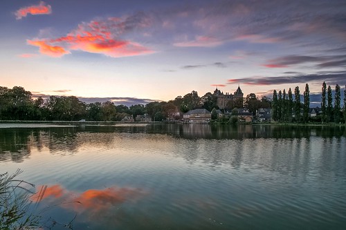 sunset lake france castle night brittany lac bretagne chateau combourg