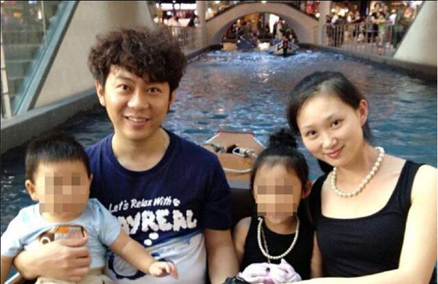 Yang Yin with his family at Marina Bay Sands 