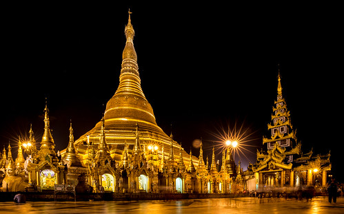 yangon myanmar pagoda sunset shwedagonpagoda birmania burma rangoon paya stupa zedi ရန်ကုန် ရွှေတိဂုံဘုရား yangonregion myanmarburma mm