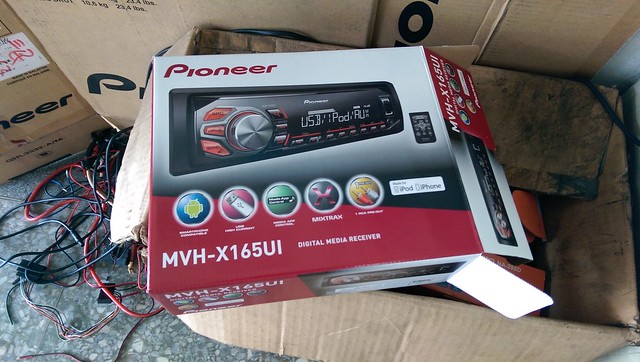 老車換音響了【Pioneer】MVH-X165UI