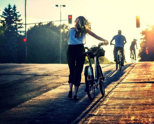 city light sunset shadow urban bike bicycle cyclist montreal pedestrian rider mariannaarmata 3120293