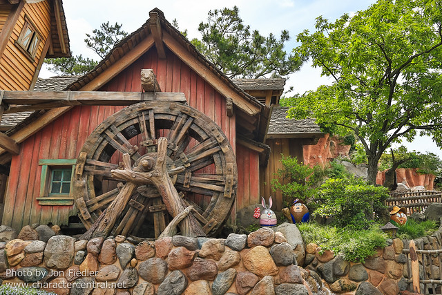 Tokyo May 2014 - Wandering through Critter Country