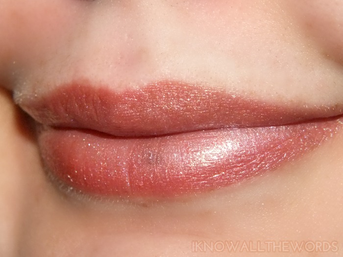 rimmel moisture renew lipstick- 640 Summer Angel