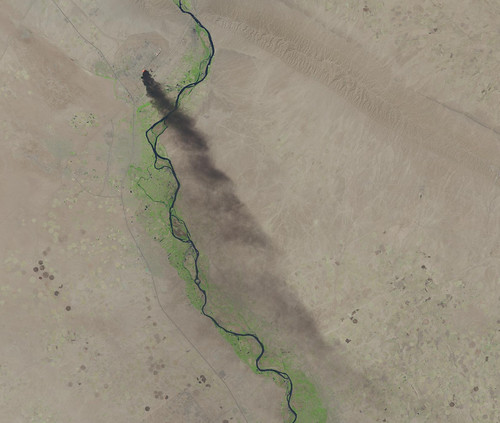 Landsat 8 image of Iraqi oil refinery fire