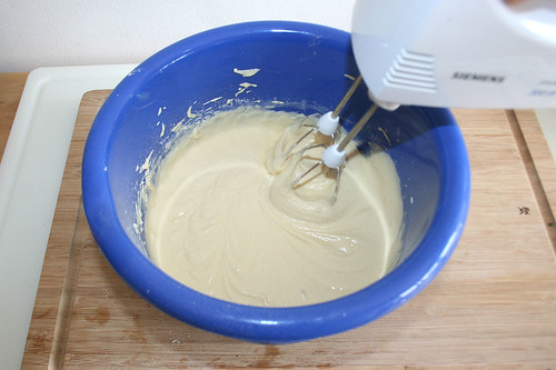 31 - Zu glattem Teig verrühren / Stir to plain dough