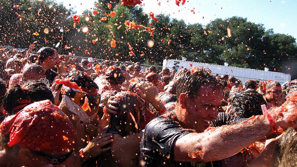 La Tomatina Festival - A Battle With Tomatoes