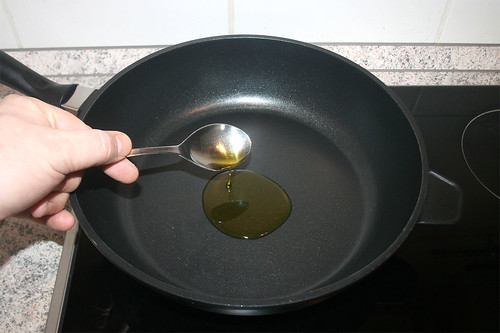 16 - Olivenöl erhitzen / Heat up olive oil