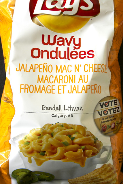 Product Review: Lay's Do Us A Flavour Wavy Jalapeño Mac & Cheese Chips