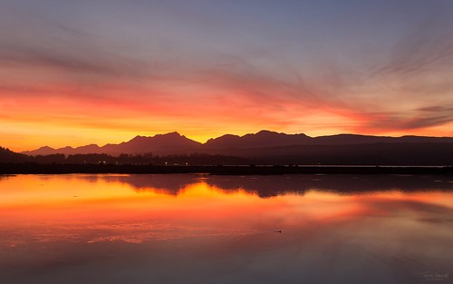 africa blue sunset red sky orange sun lake nature water colors yellow reflections landscape southafrica mirror colorful paradise lagoon südafrika gardenroute sedgefield swartvlei westkap nawrath