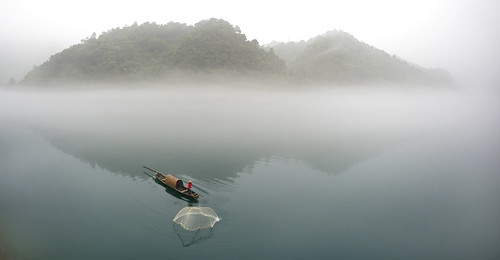 travel mist lake scenic boatman 2014 boatmen xiaodongjiang dongjiang