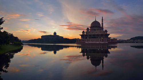 morning panorama lake reflection sunrise mosque putrajaya masjid putramosque masjidputra